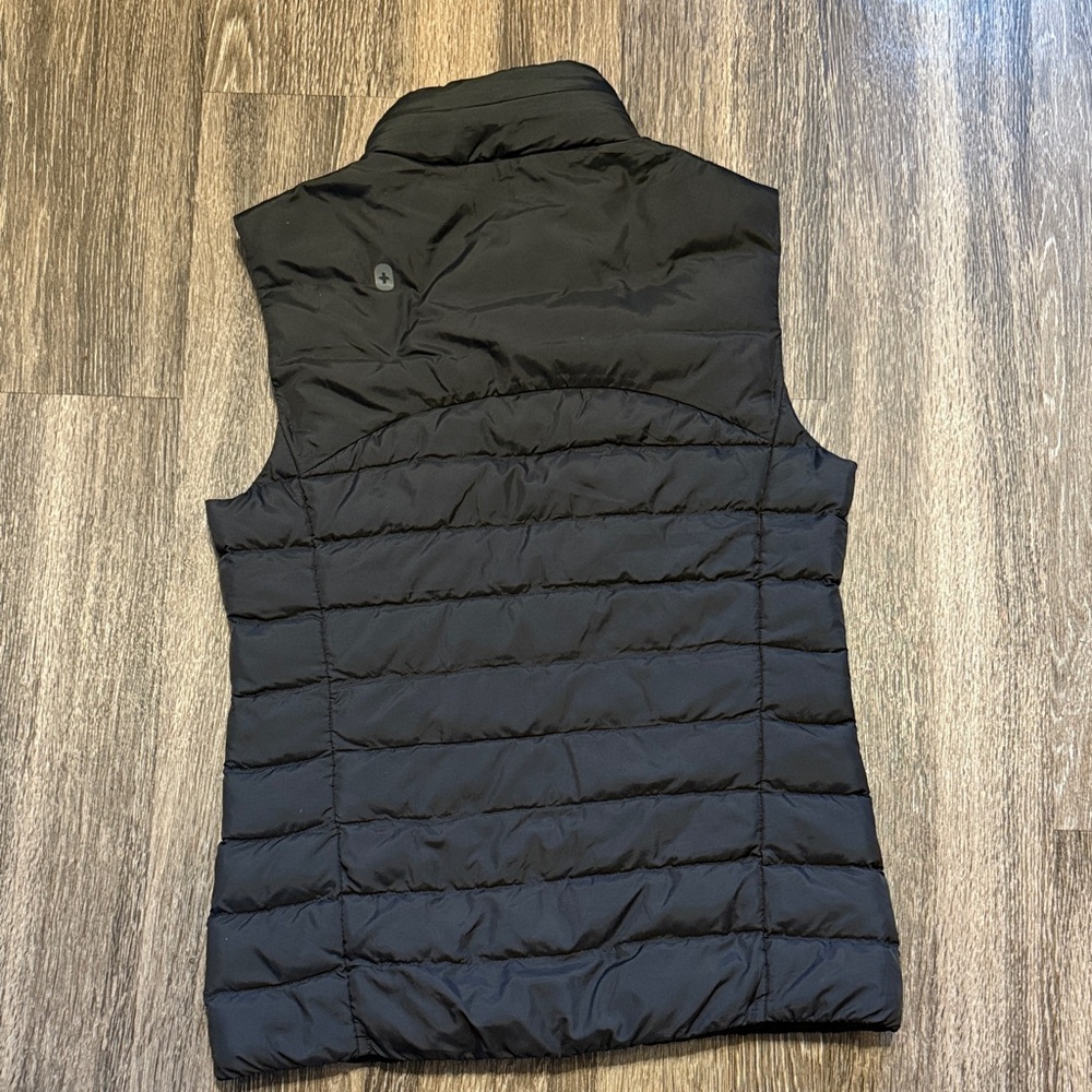 Figs Women's Packable Puffer Vest With Hidden Hood - Picture 2 of 4